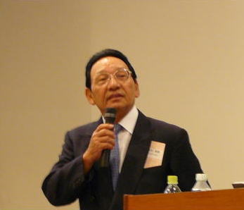 福井社長は着色剤からプラゲノムまで創業以来40年間の歩みについて語られました。
